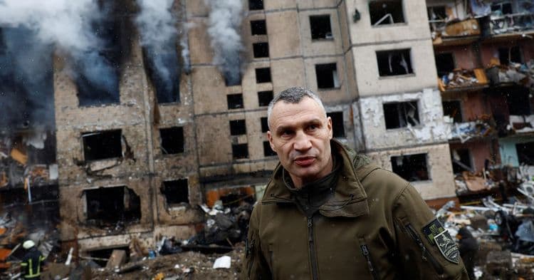 Vitali Klitschko afirma que Ucrânia pode ceder terras em acordo de paz com a Rússia; Legenda da imagem. Reprodução: Reuters